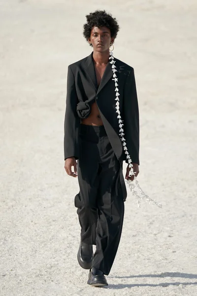 Look 13